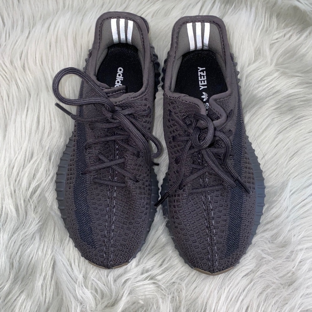 Adidas Yeezy bost- cinder